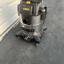 DEWALT VACCUM  10 Galones 