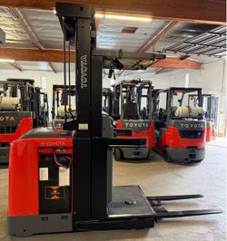 2021 Toyota Order Picker Forklift