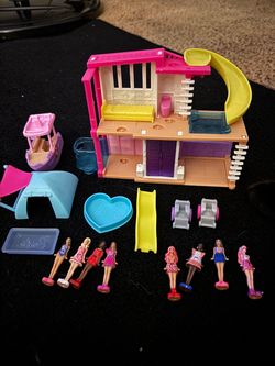 Barbie Miniverse Mini Dreamhouse Playset with Figures