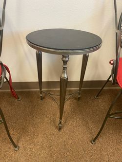 Accent table