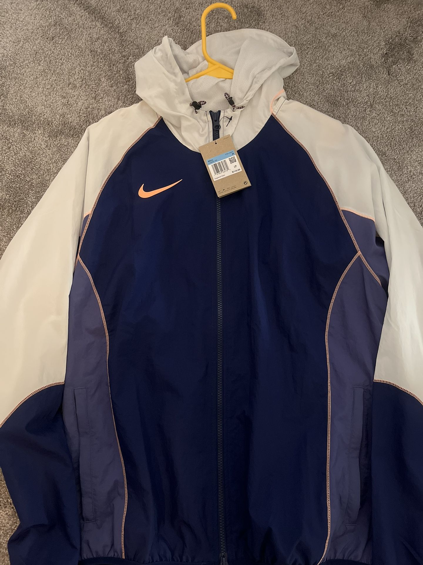 Nike Windbreaker Size Men’s Medium 
