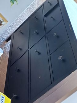 Ikea dresser/free ( pending for pick up)