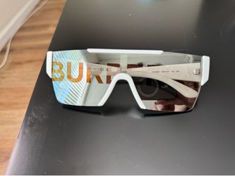Authentic Burberry BE4(contact info removed)/H Shield Sunglasses White Grey Mirror Lens Made in Italy