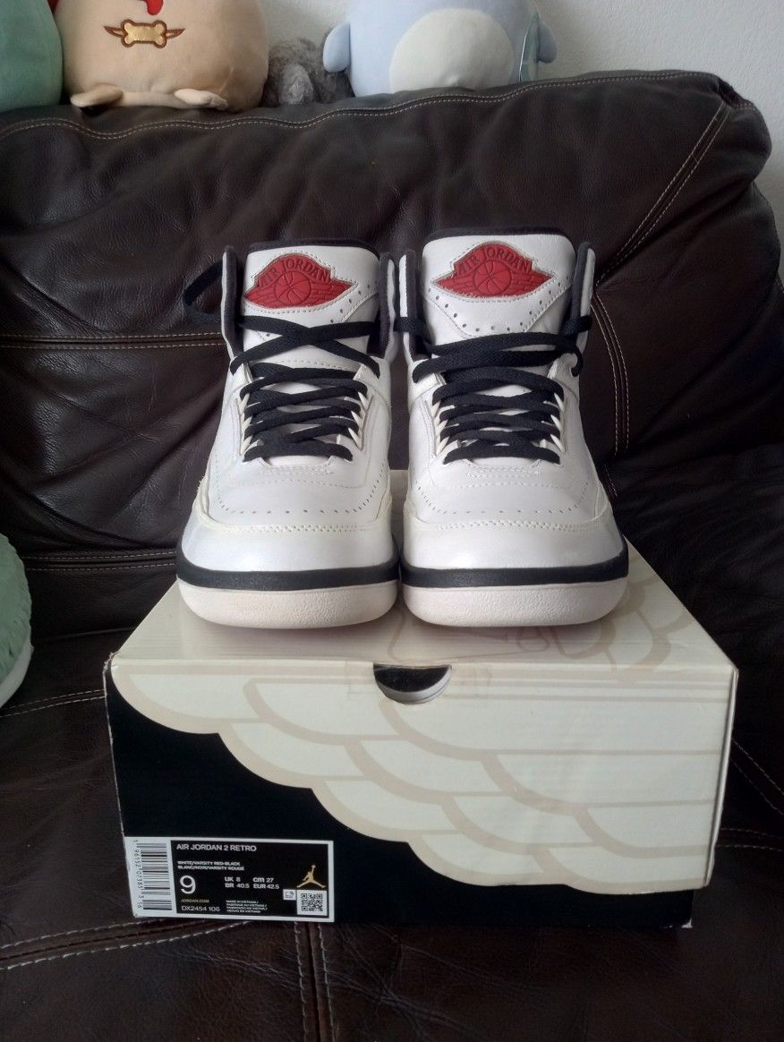 Jordan 2 Chicago Size 9 Mens $100