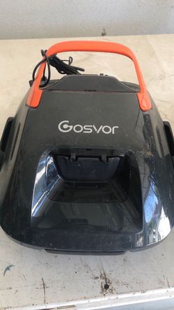 Pool robot vacuum