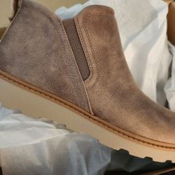 Dr Scholls Boots (W) $40