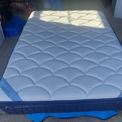 DreamCloud Premier Memory Foam Mattress, Queen