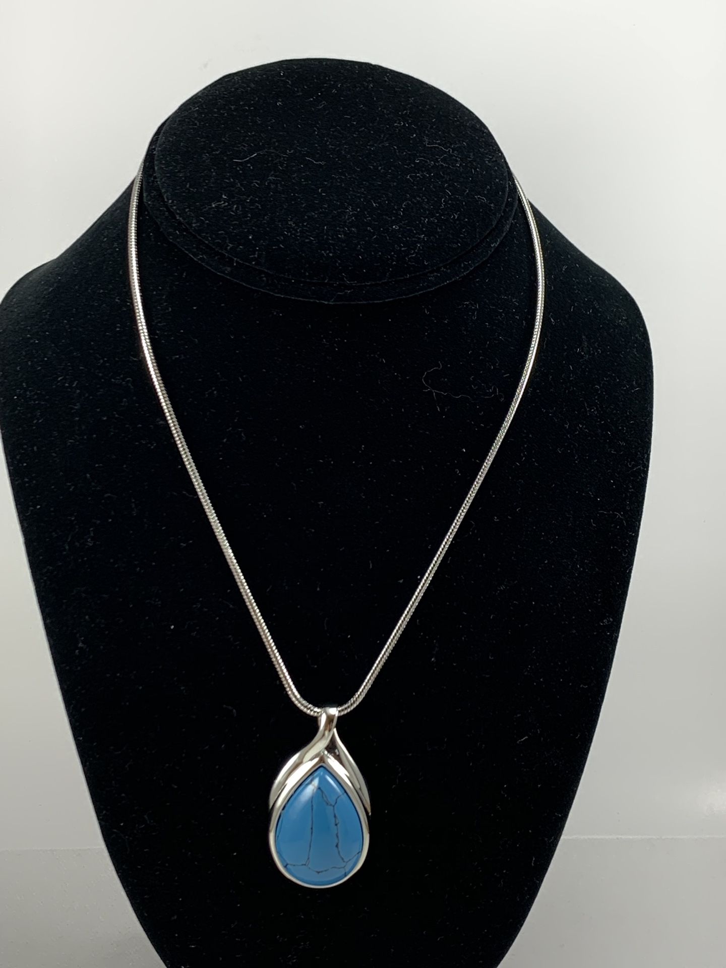 Lía Sophia Silver tone necklace with faux Turquoise #61