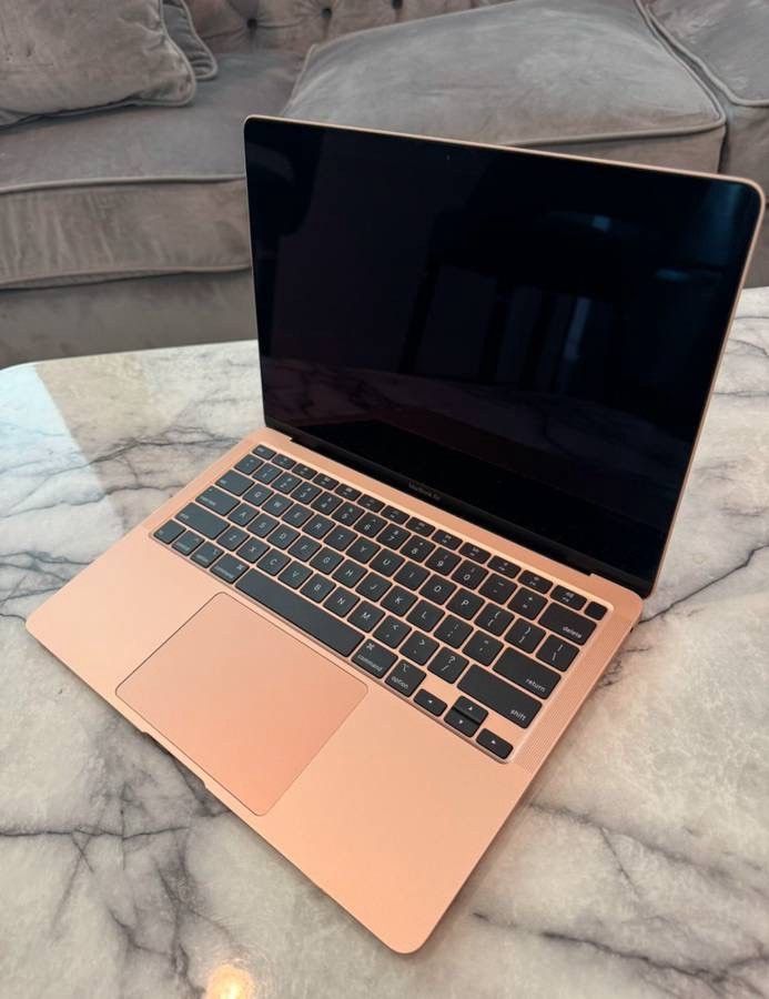 MacBook Air 13" Retina 512GB With Editing and Music Production Software