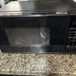 Microwave 700 W