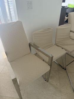 2 Big And 3 Small Chairs With Cover