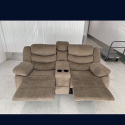 Comfy Brown Nice Recliner Couch 🔥🔥🔥
