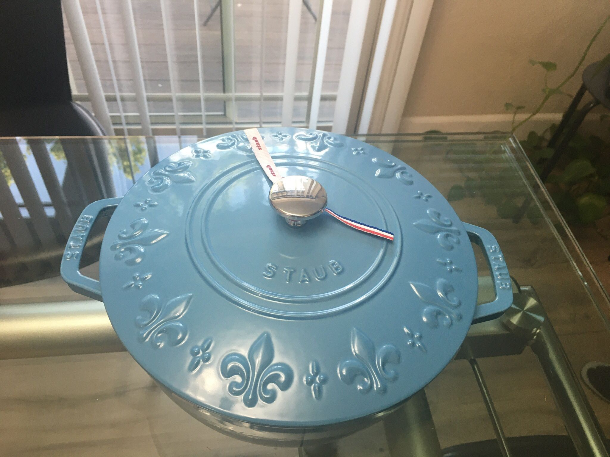 Staub 3.75 Qt Fleur-de-Lis Cast iron French Oven - French Blue