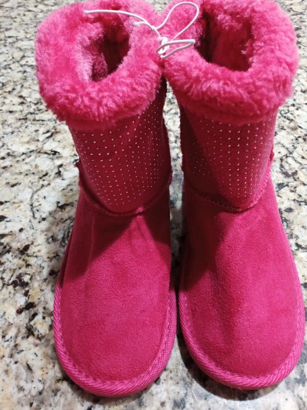 U S Sports Fuzzy Boots