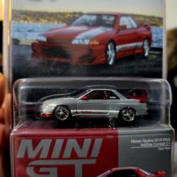1/64 Mini Gt R32 CHASE