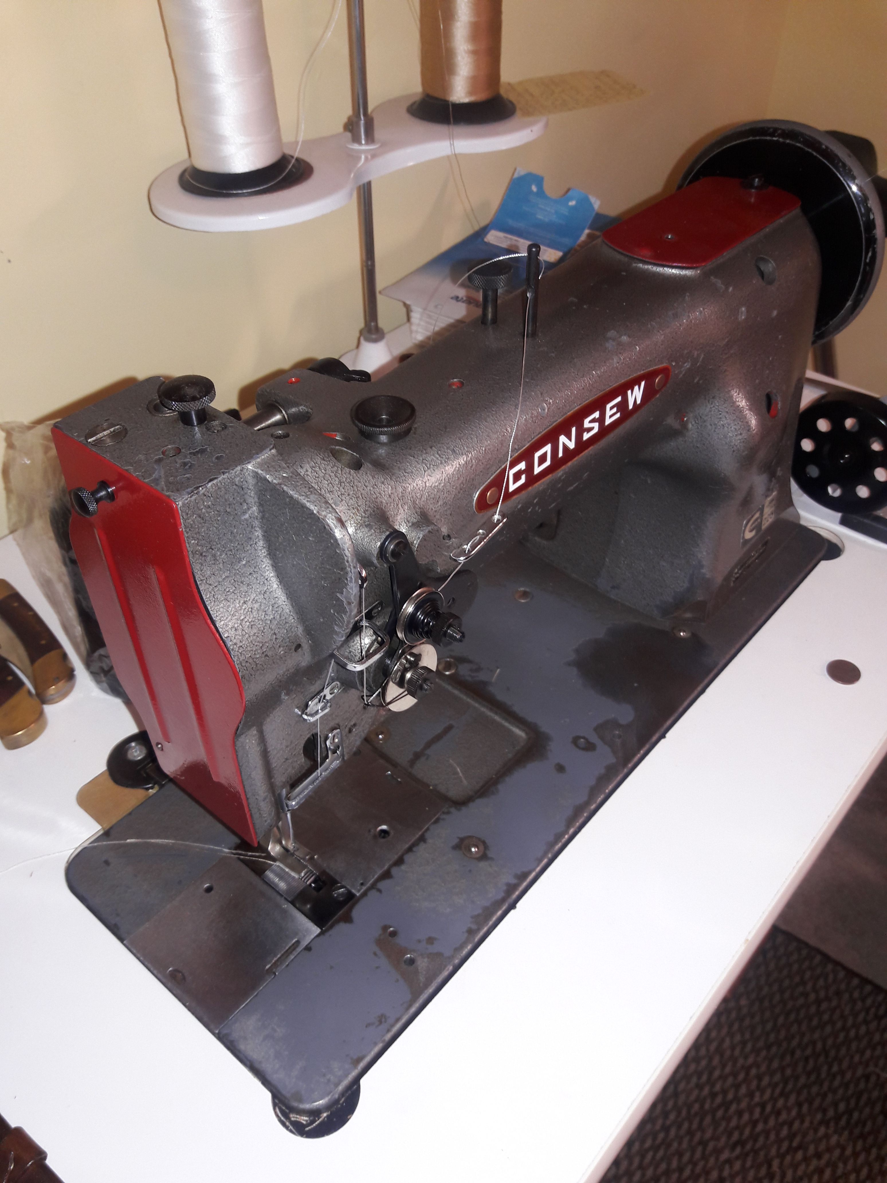 Consew 225 head only. Made in Japan. Plus I have a clutch motor included in the price.