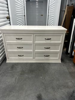 White 6-Drawer Double Dresser