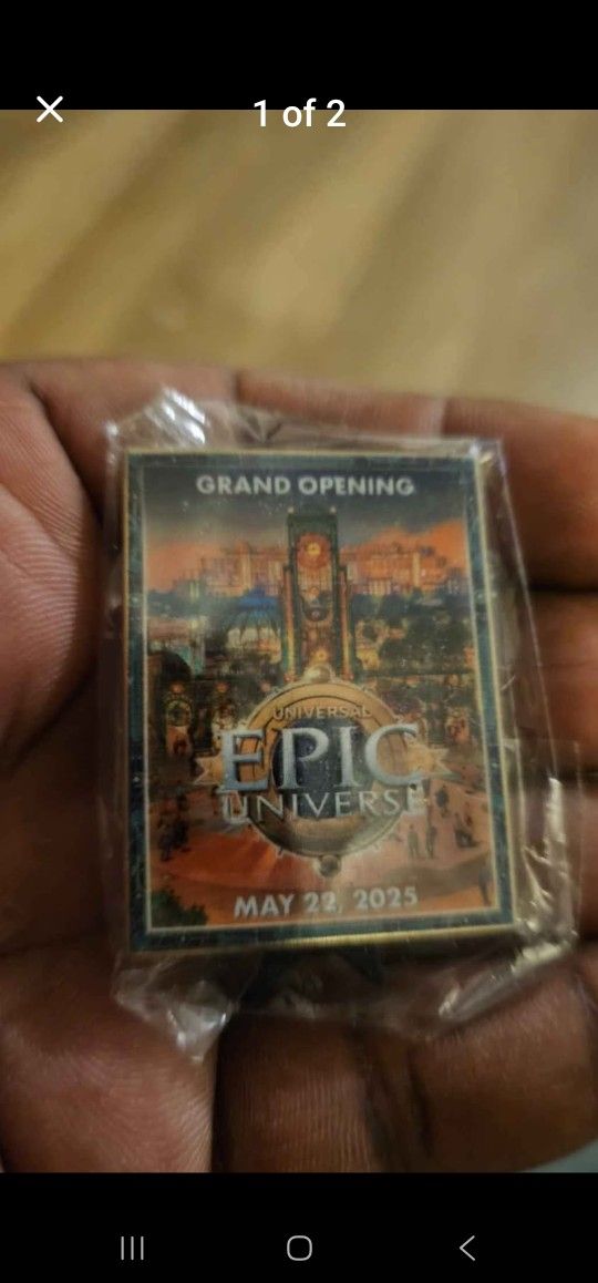 Universal grand opening Pin never open