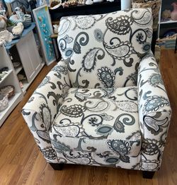 Ashley Furniture signature collection Paisley Vine Accent Chair