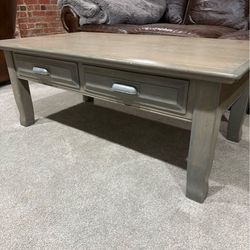 Folding coffee table