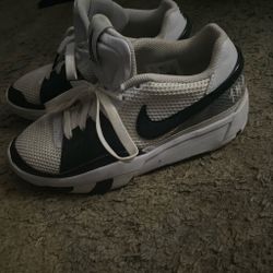 Ja Morant Basketball Shoes Size 6 In Good Condition Just Needa To Be Cleaned A Little And Has Good Grip You Won’t Be Disappointed 