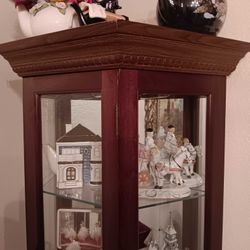 Vintage Lighted Corner Curio Cabinet – Mirrored Back – Cherry/Mahogany Finish