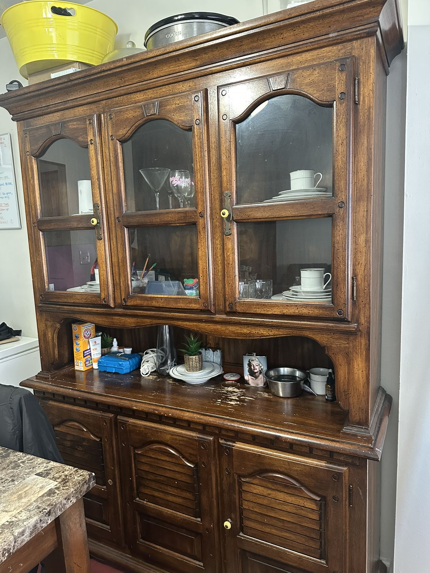 China Cabinet W/ Built In Lights