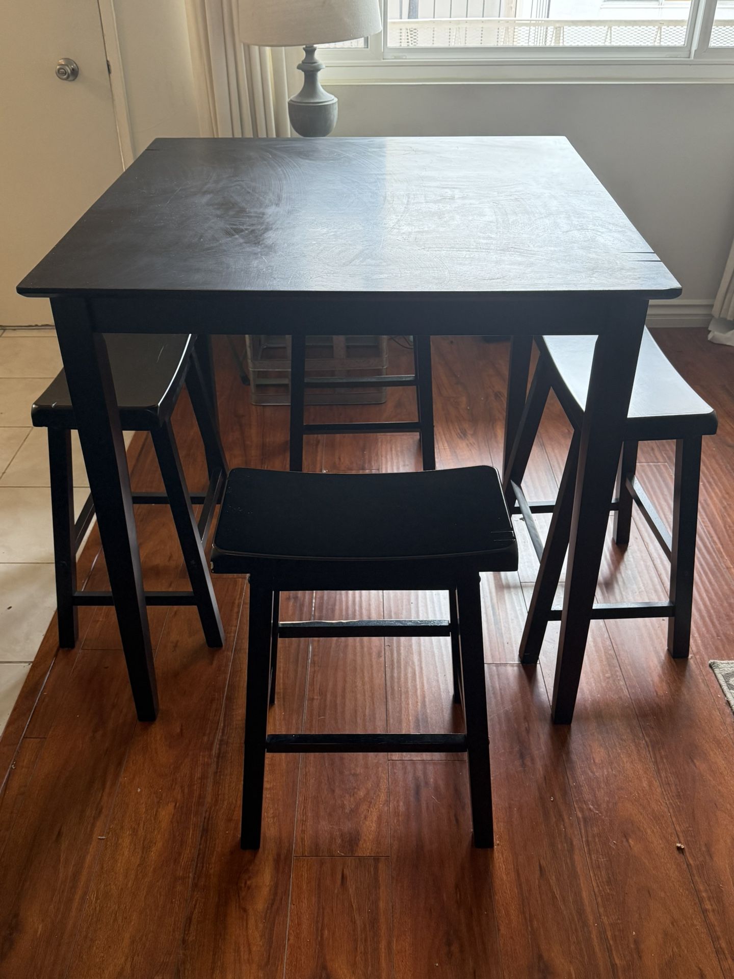 High Top dining Table w 4 Stools