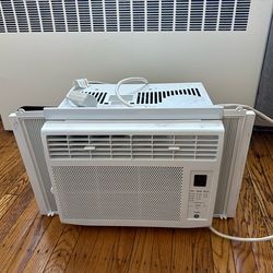 GE 6,000 BTU Window AC - 2024 Model, Digital Controls, Like New