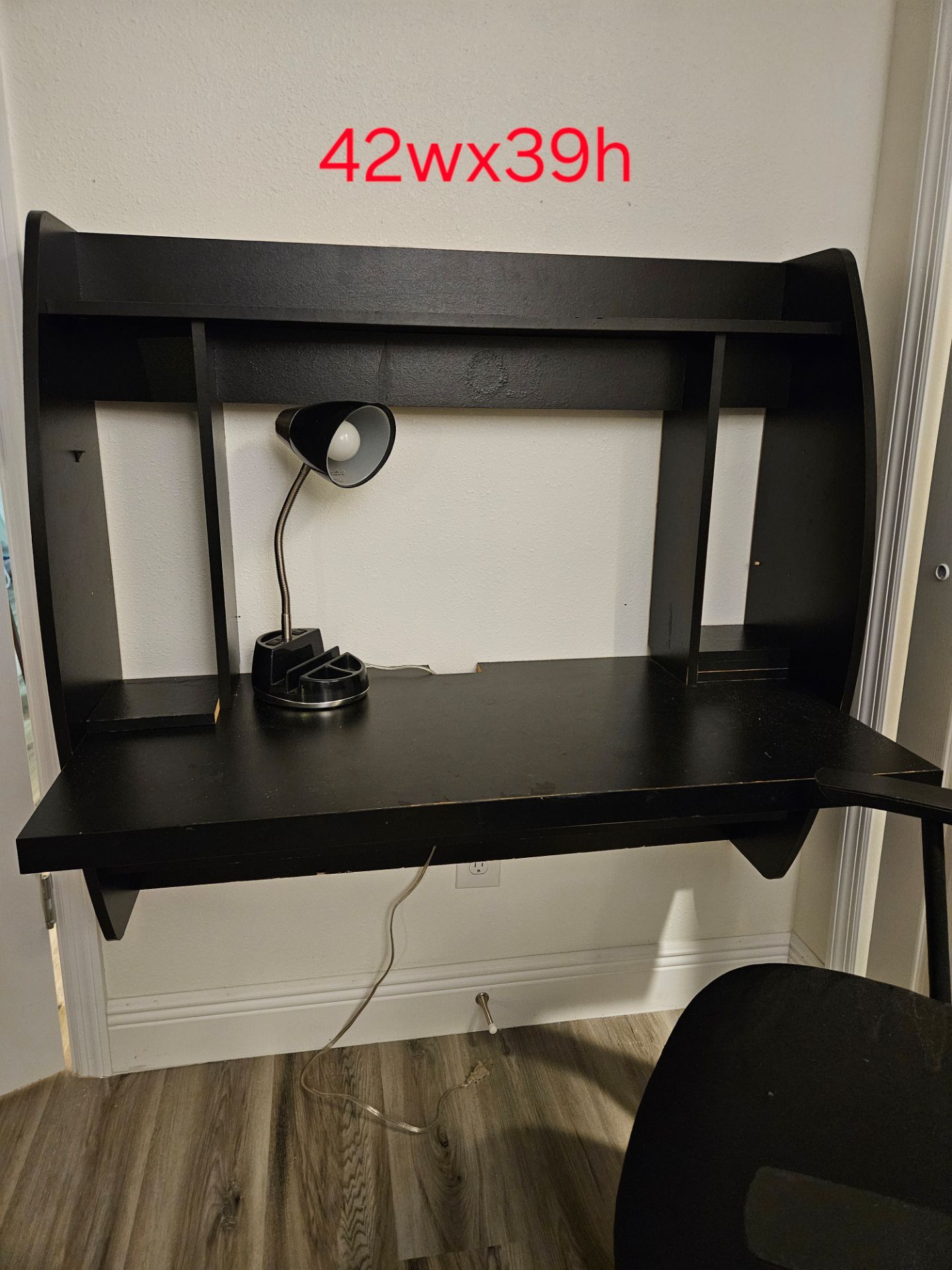 Wall mount desk