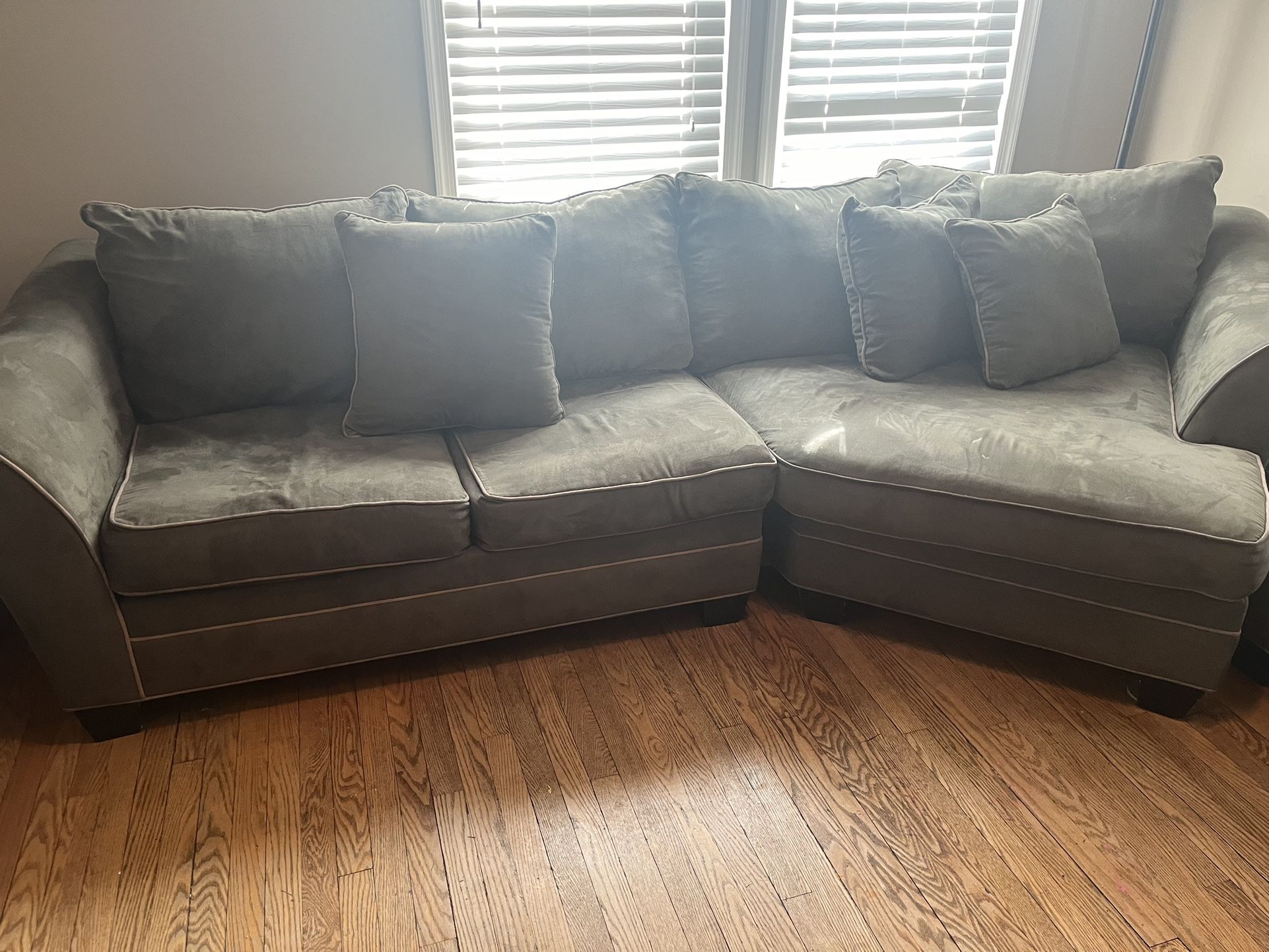 2 Piece Extra Comfy Sectional For Sale ! $ 350 OBO