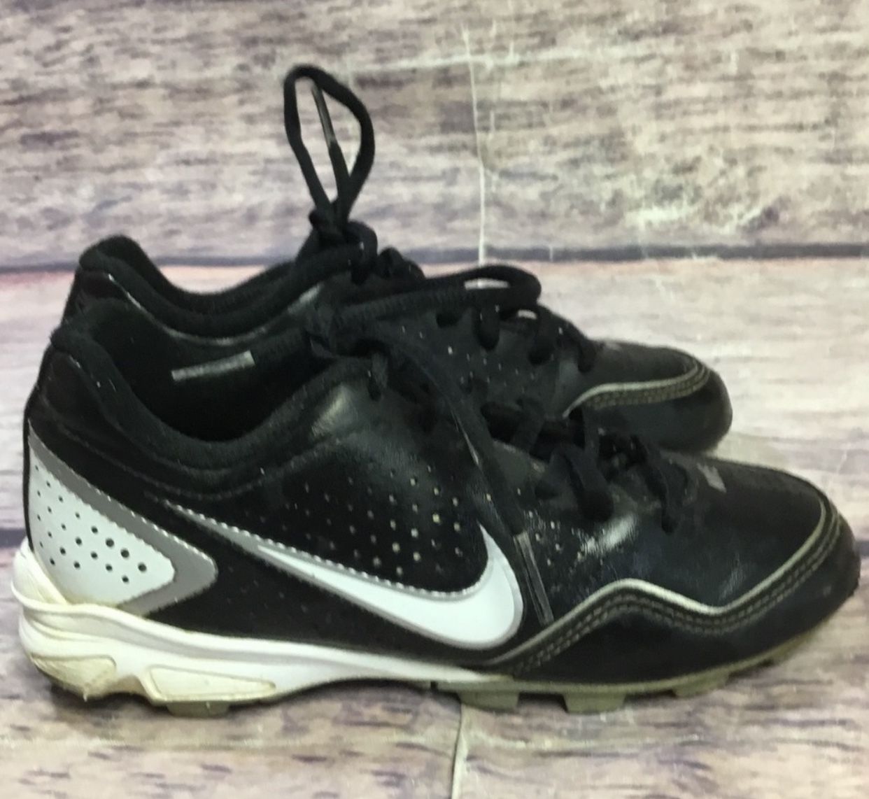 Nike baseball cleats kids size 13