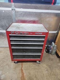 Craftsman rolling tool box