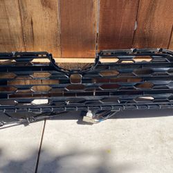 2019 2020 TOYOTA RAV4 FRONT LOWER RADIATOR GRILLE