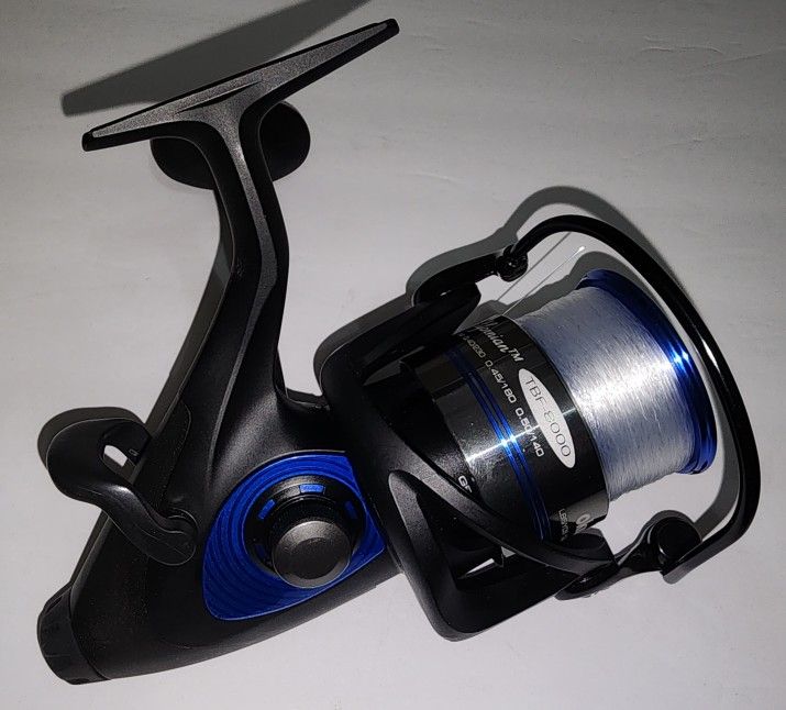 Californian TBF-8000 Baitfeeder SPINNING SURF FISHING Reel By OKUMA