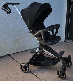 360° Rotating Lightweight Travel Stroller!