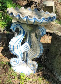 Concrete Seahorse Bird Bath