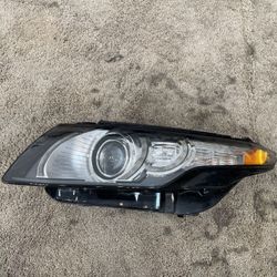 Land rover evoqe headlight