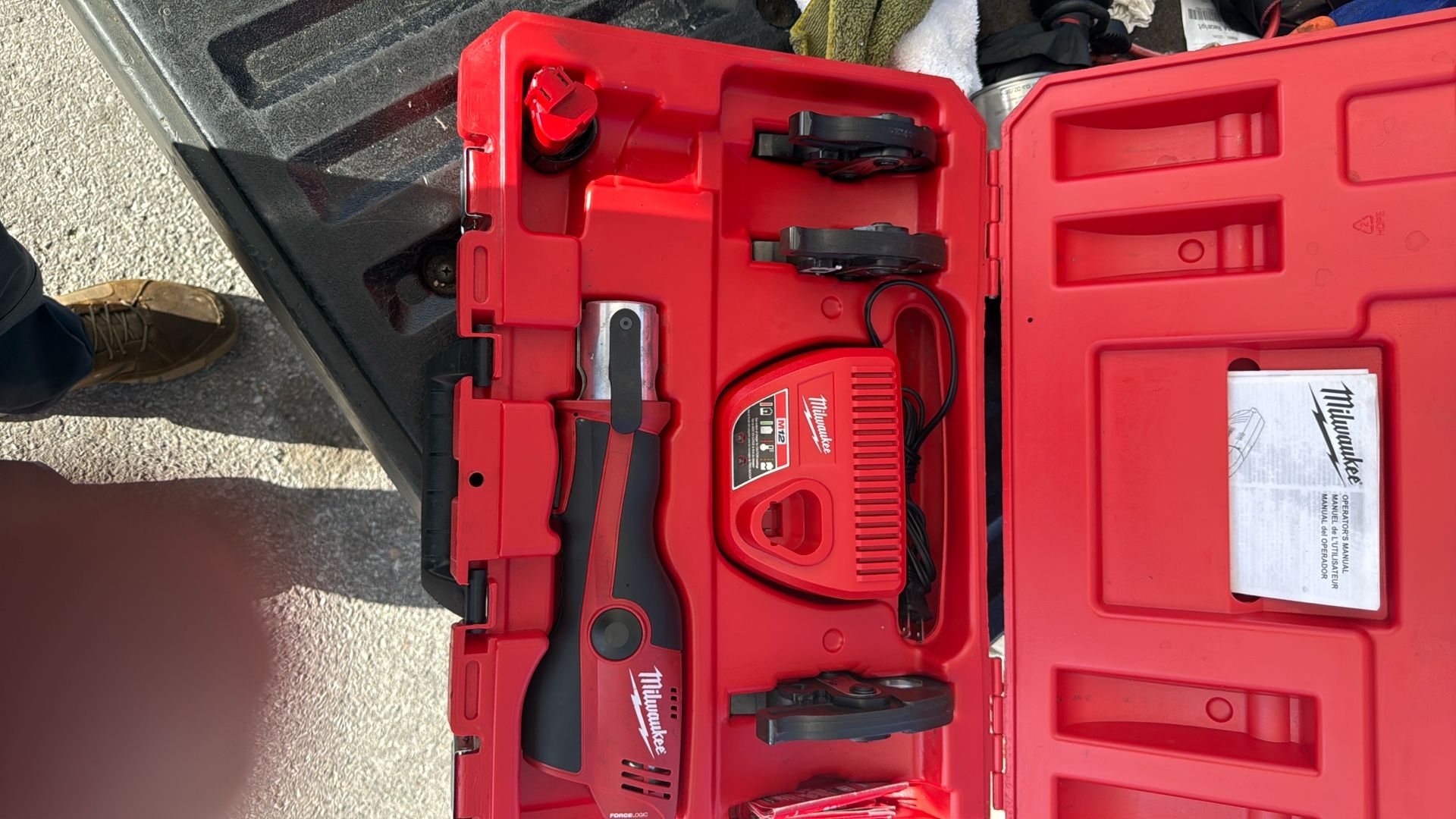 Like New M12 Milwaukee Propres With 3 Jaws 1/2-3/4-and 1inch
