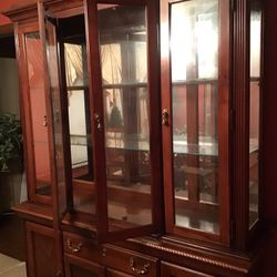 Broyhill Formal Dining Room Set w/  China Cabinet