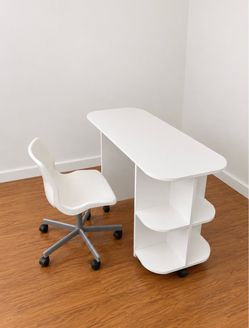 White Foldable Table +Chair