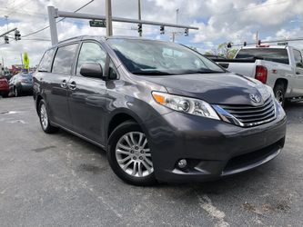 TOYOTA SIENNA 2011 LIMITED EDITION EXCELLENT VAN NO CREDIT NO PROBLEM
