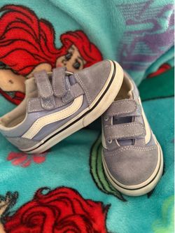 Girls shoes