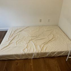 Full Size Mattress (Zinus) 