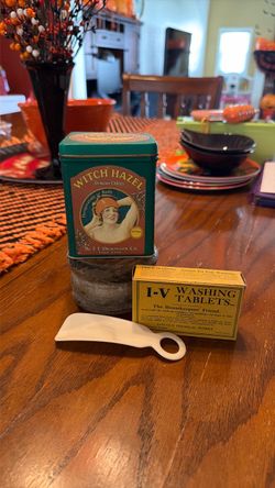 Vintage- tin, shoehorn, decorative box