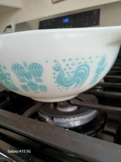 Older vintage Pyrex Bowl