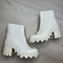 Gucci Calf Skin Boot - $450
