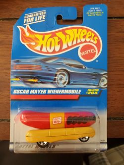 Hot Wheels Oscar Mayer Wienermobile #204 on Blue to White Card