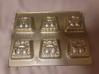 Wilton SpongeBob cake pan mold - kids birthday