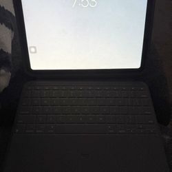 10th generation iPad  w/ keyboard case